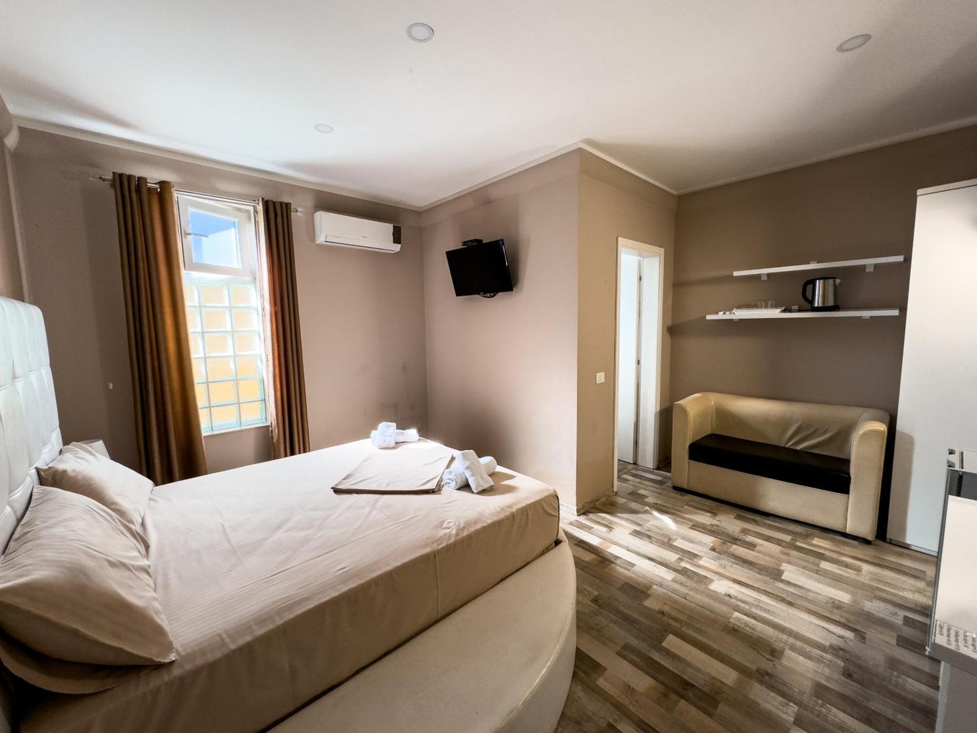 Shkodra Budget Hotel Exterior foto